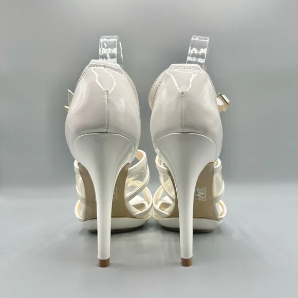 Audrey Brooke Size 8 White Strappy Heels - Picture 3 of 5